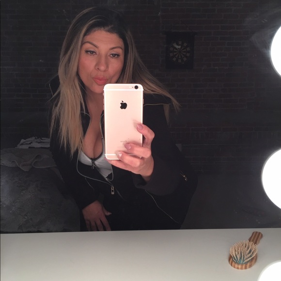 Meet your Posher, Maria - Picture 1 of 4